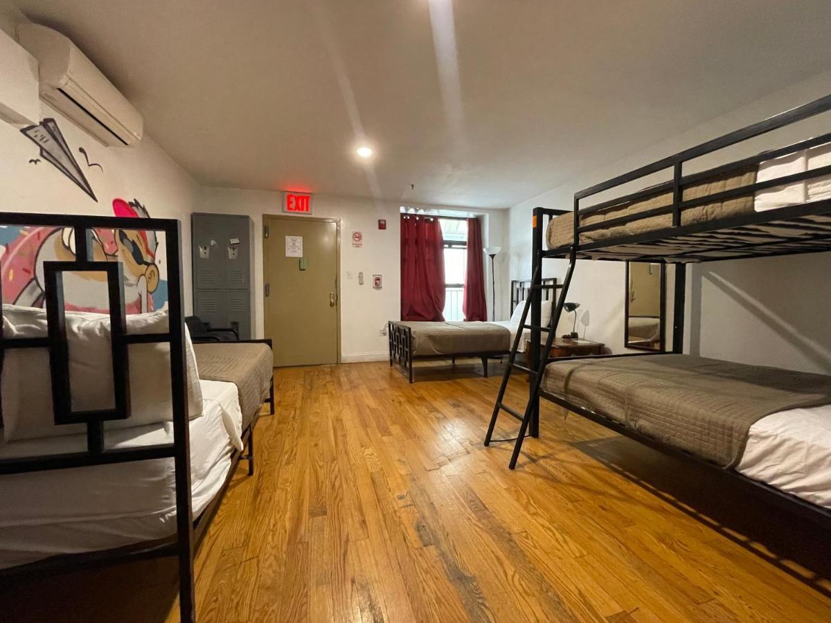 Ny Moore Hostel New York Bagian luar foto