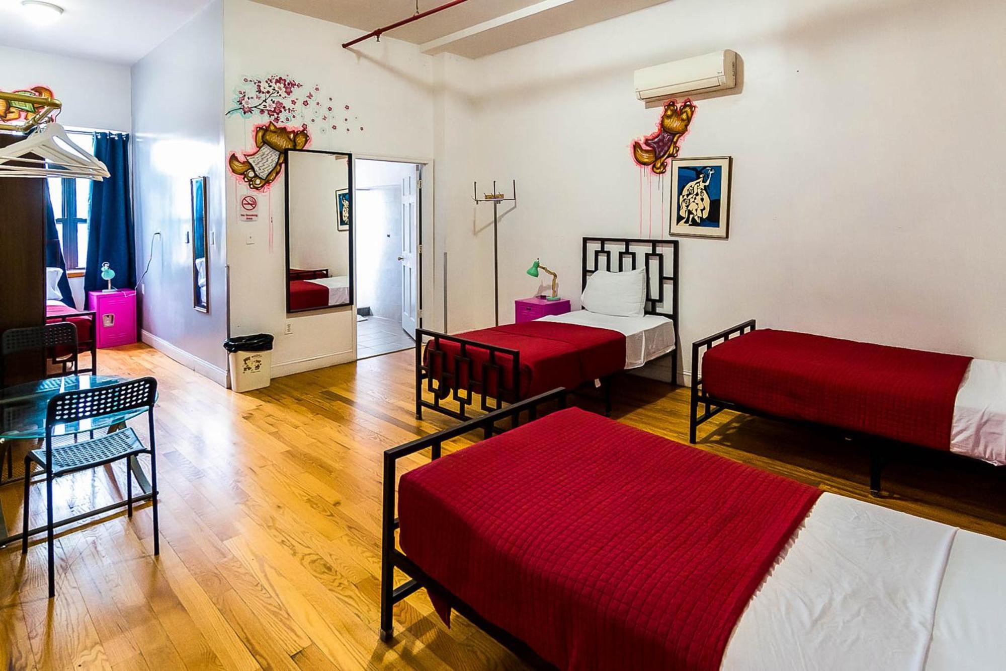 Ny Moore Hostel New York Bagian luar foto