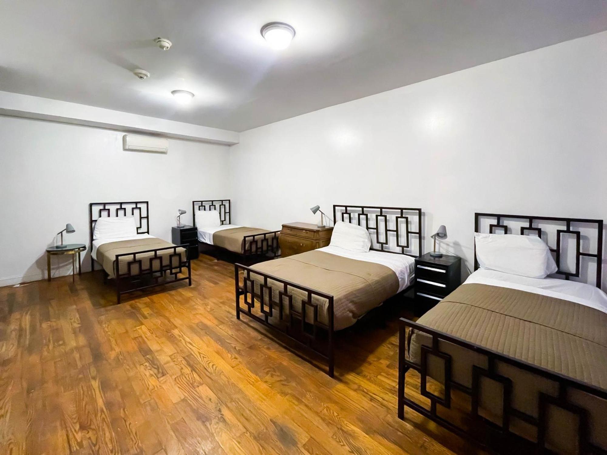Ny Moore Hostel New York Bagian luar foto