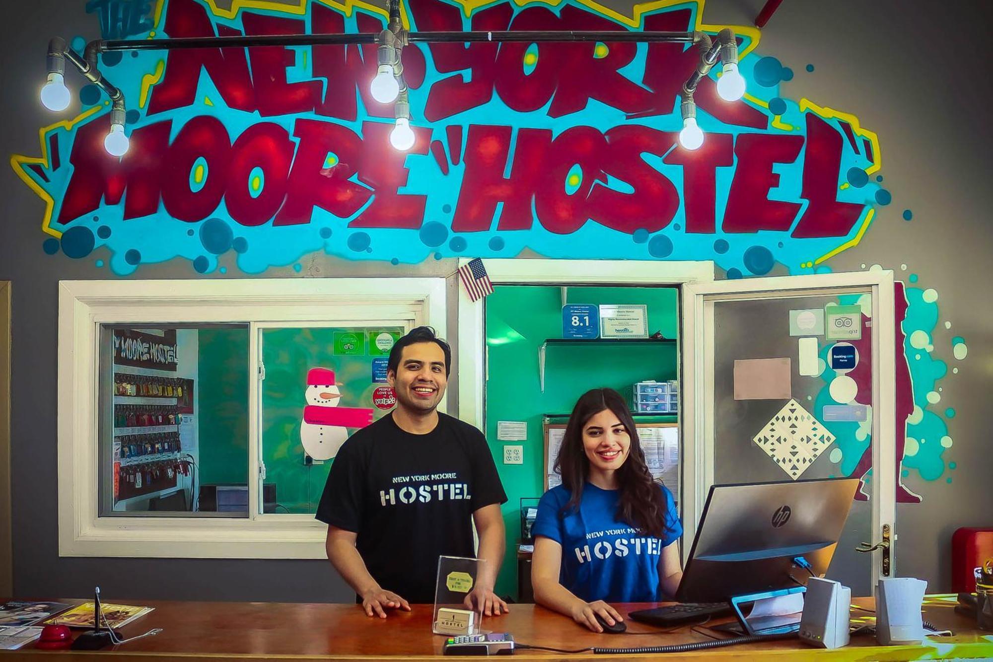 Ny Moore Hostel New York Bagian luar foto