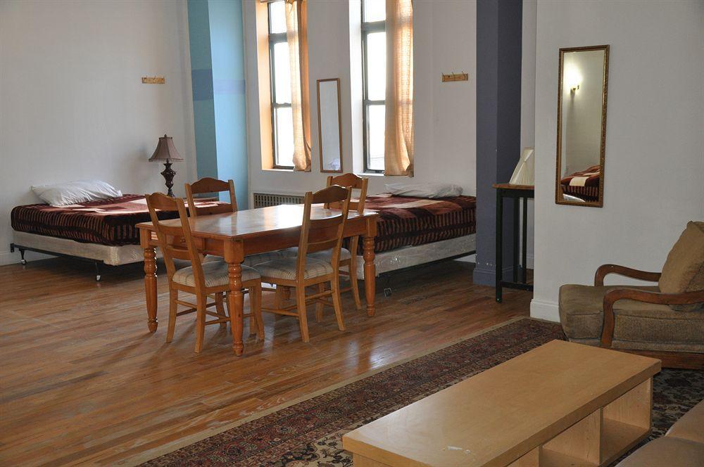 Ny Moore Hostel New York Bagian luar foto