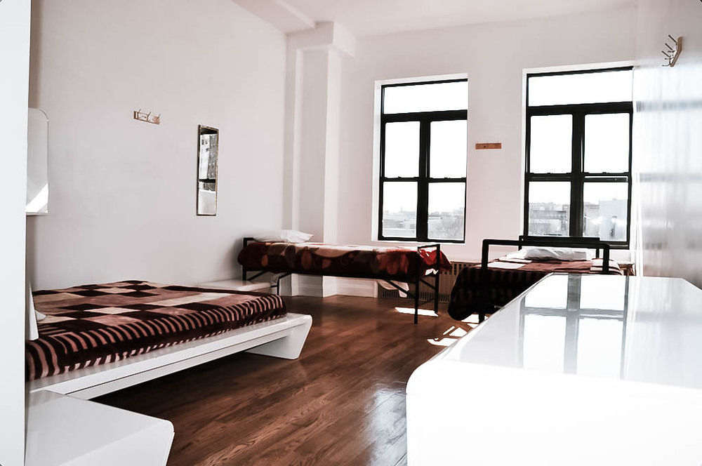 Ny Moore Hostel New York Bagian luar foto