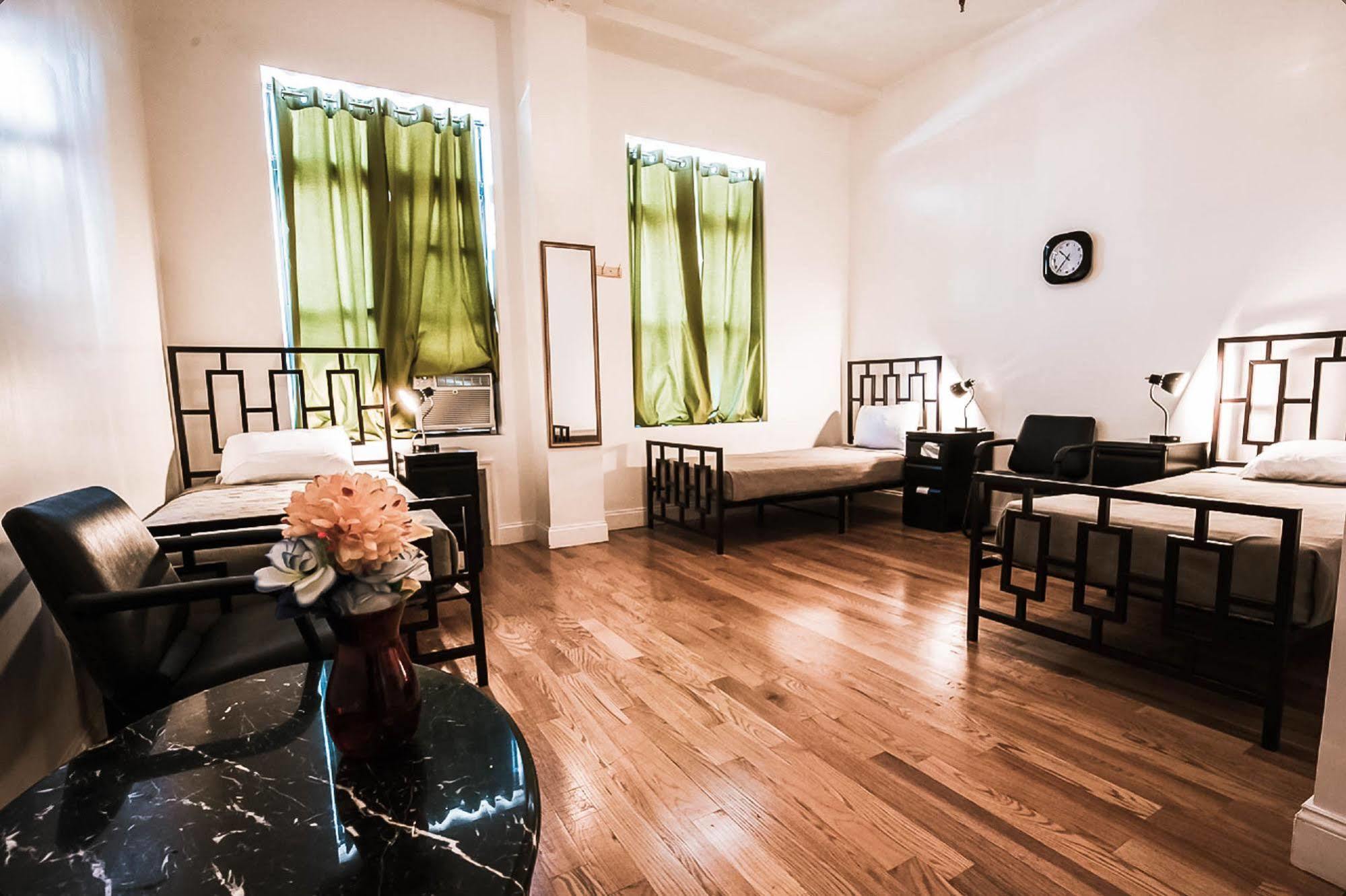 Ny Moore Hostel New York Bagian luar foto