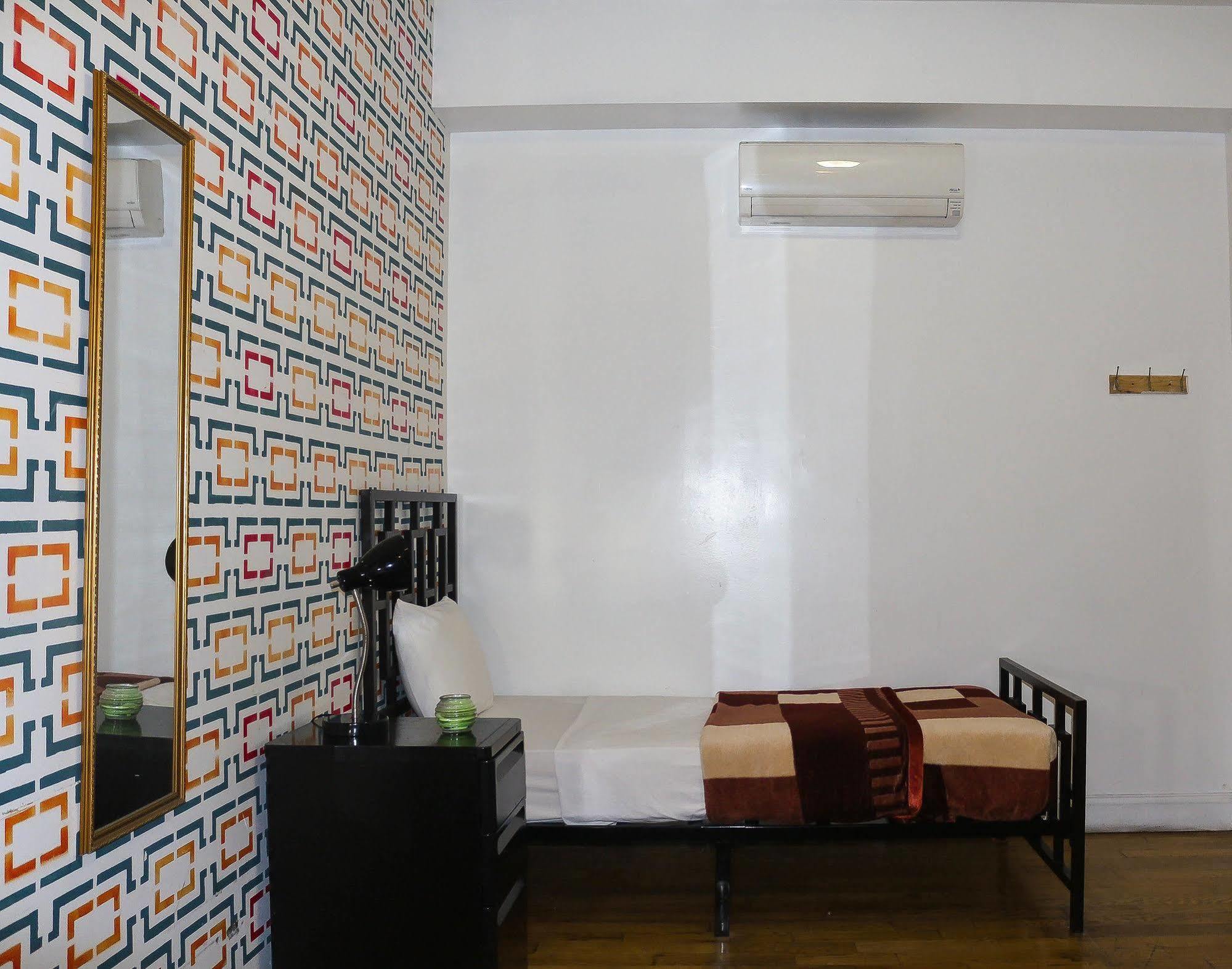 Ny Moore Hostel New York Bagian luar foto