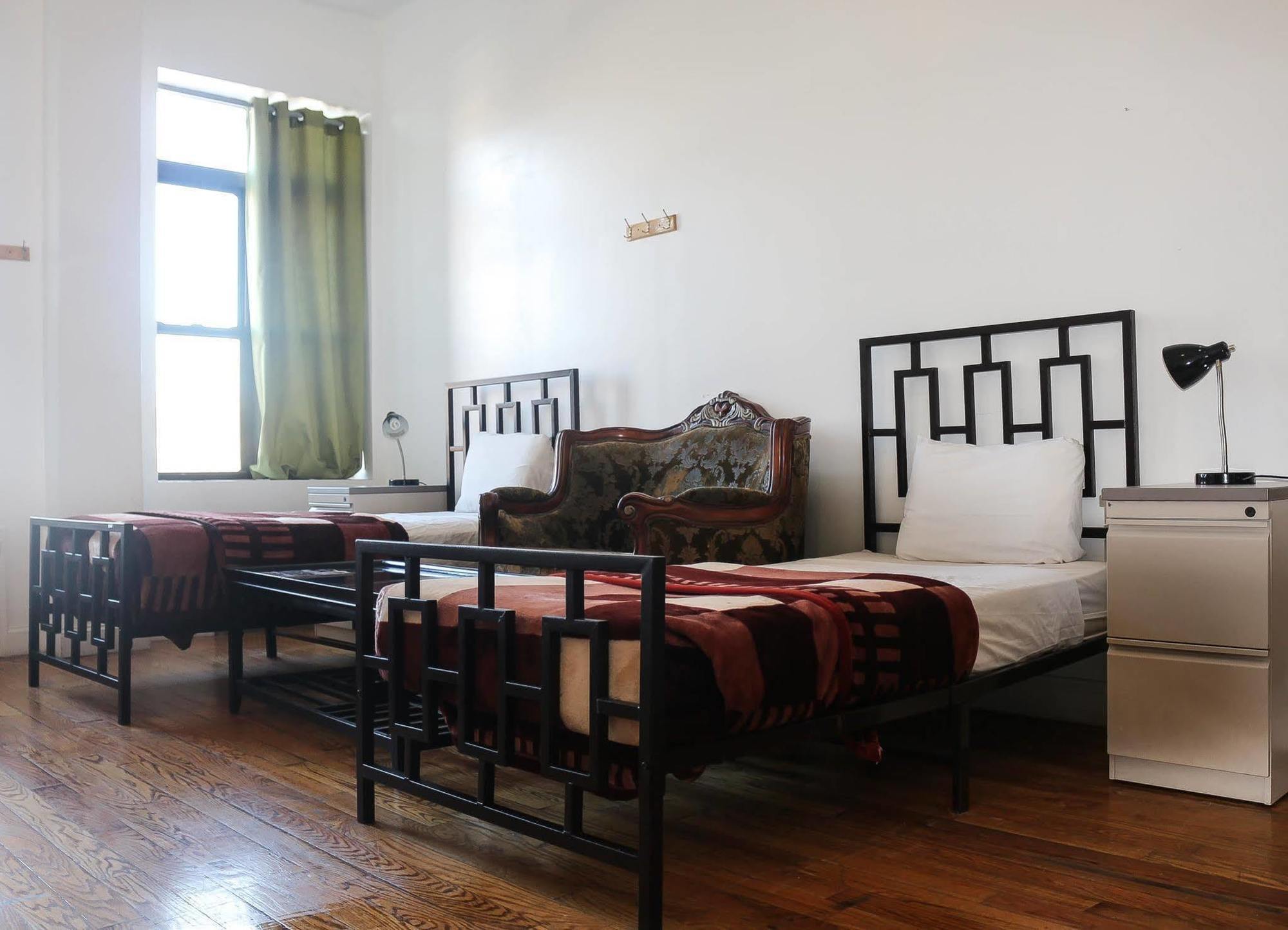 Ny Moore Hostel New York Bagian luar foto