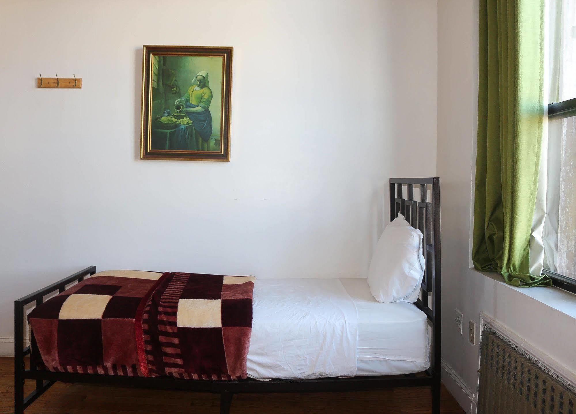 Ny Moore Hostel New York Bagian luar foto