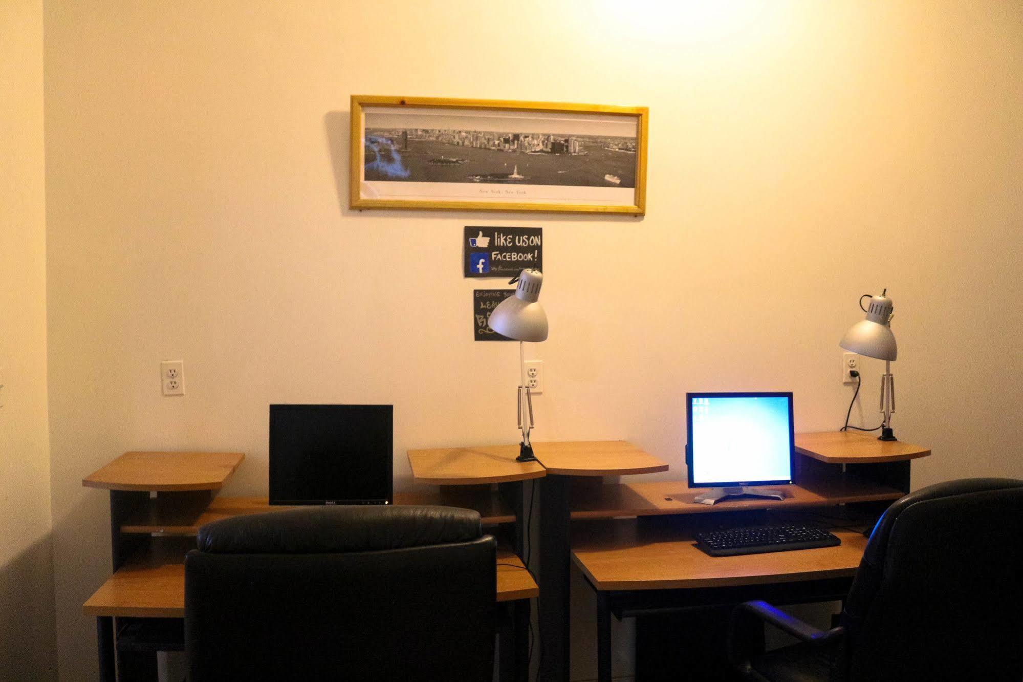Ny Moore Hostel New York Bagian luar foto