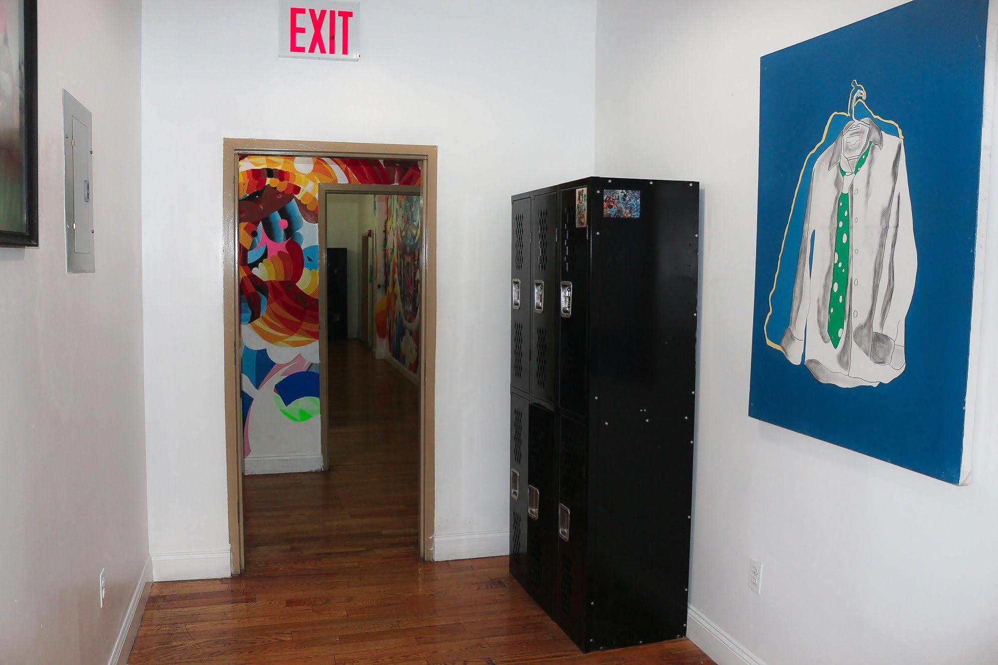 Ny Moore Hostel New York Bagian luar foto